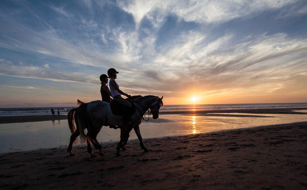 Cabalgata al atardecer en la playa de Matanzas